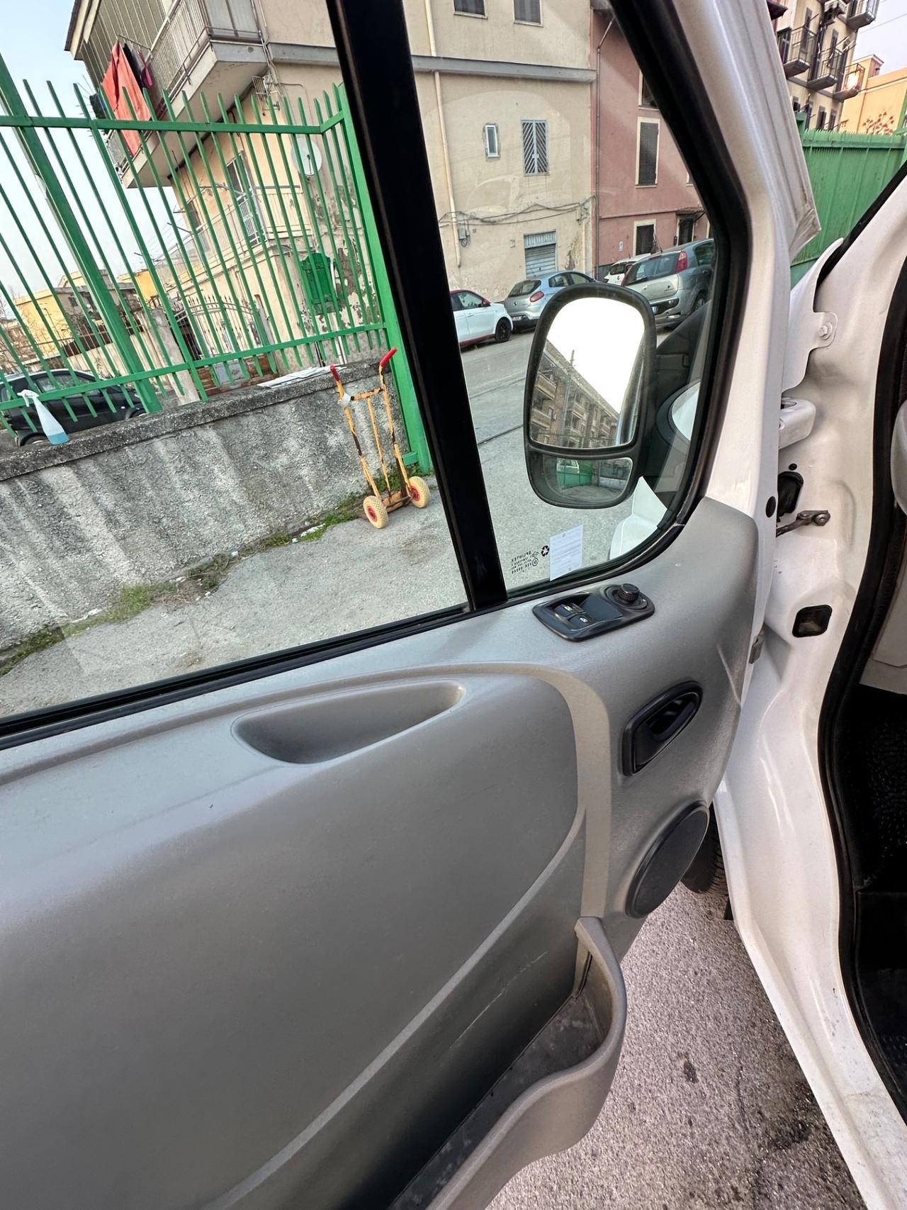 Nissan Primastar C29 2.5 dCi 150CV PC-TN Combi Smart