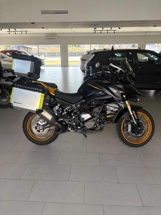 QJ MOTOR SRT 800SX sx