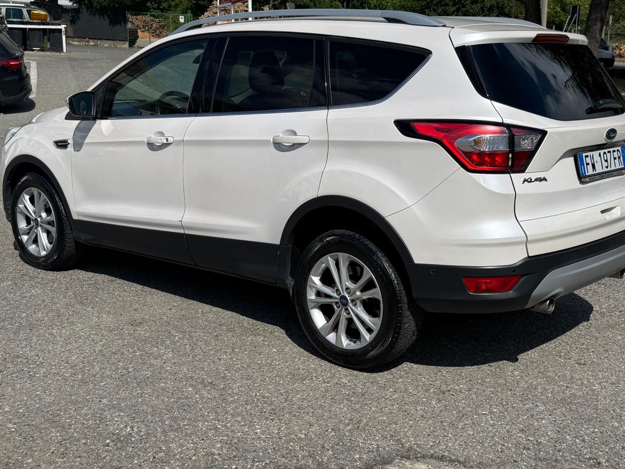 Ford Kuga 1.5 TDCI 120 CV Automatica Edition