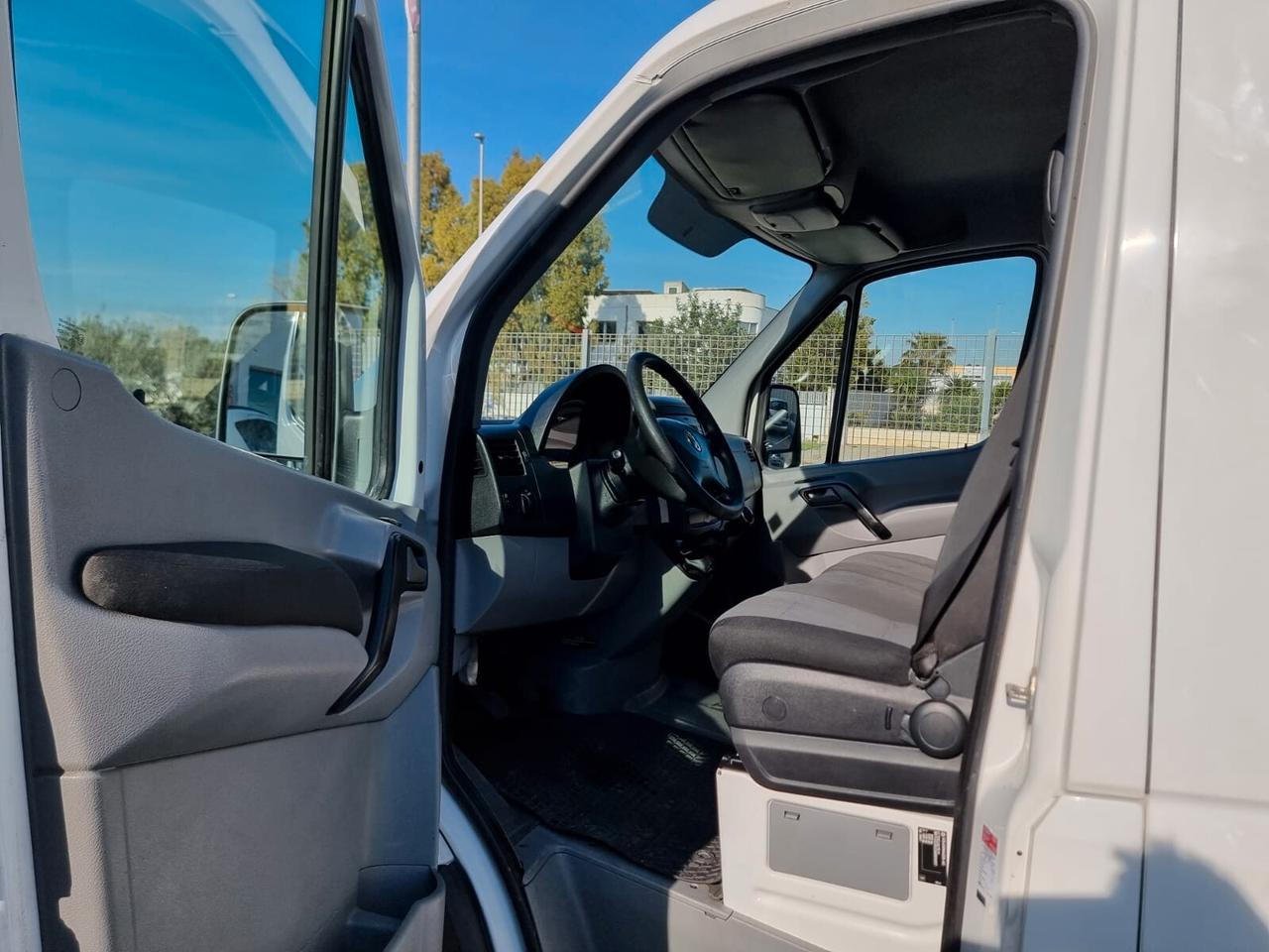 Volkswagen CRAFTER DIESEL 2.0 TDI TRASPORTO PANE-PRODOTTI FARMACEUTICI