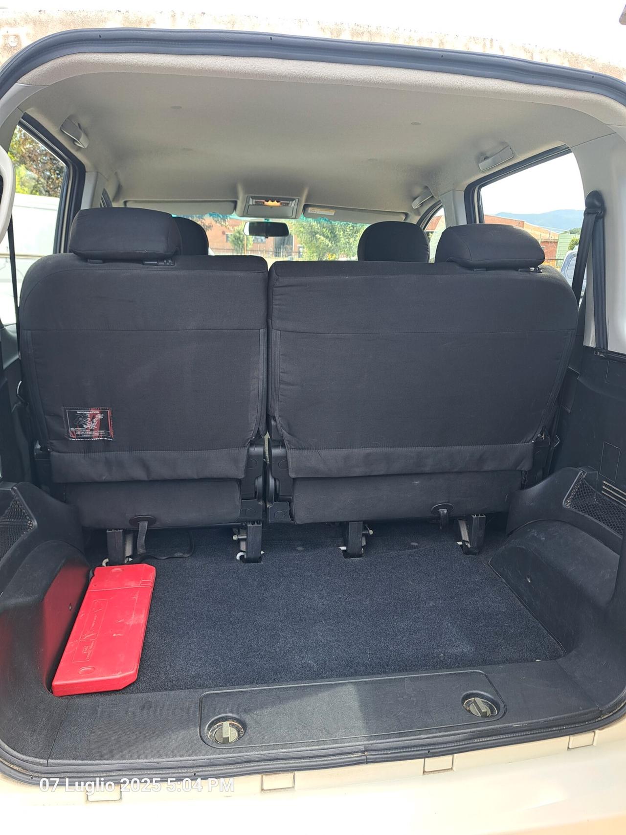 Mahindra Quanto C8 2.2 4WD N1