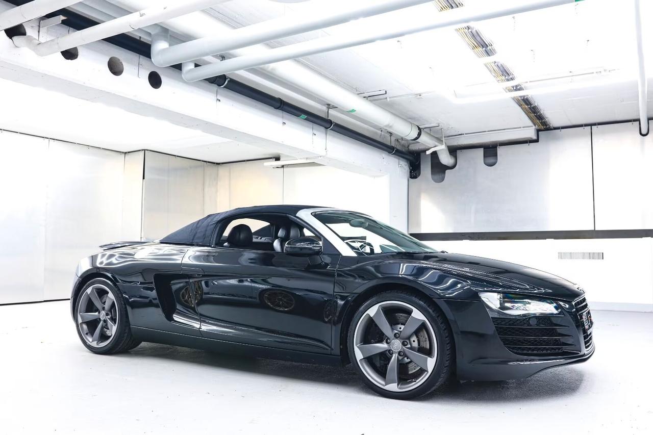 Audi R8 Spyder 4.2 V8 FSI quattro R tronic