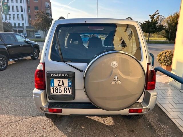 Mitsubishi Pajero 2.5 TDI 3p.