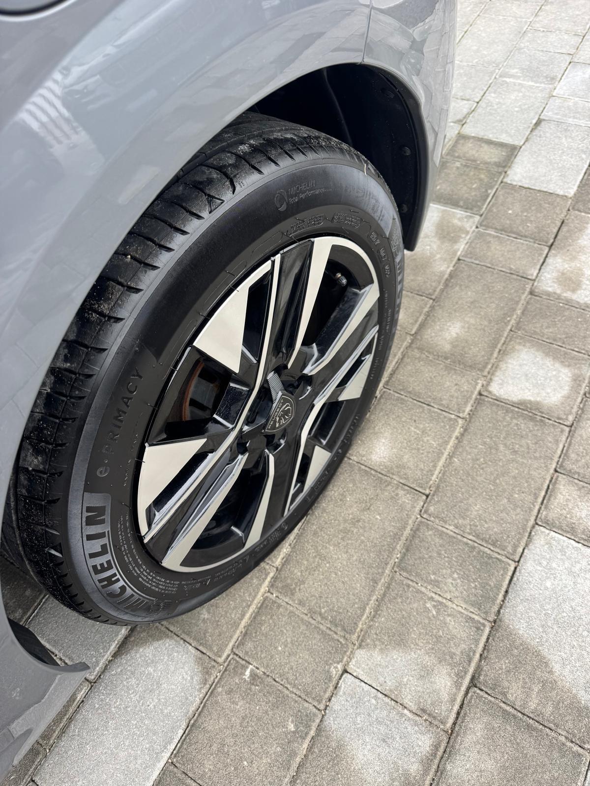 Peugeot 208 PureTech 100 Stop&Start 5 porte Allure