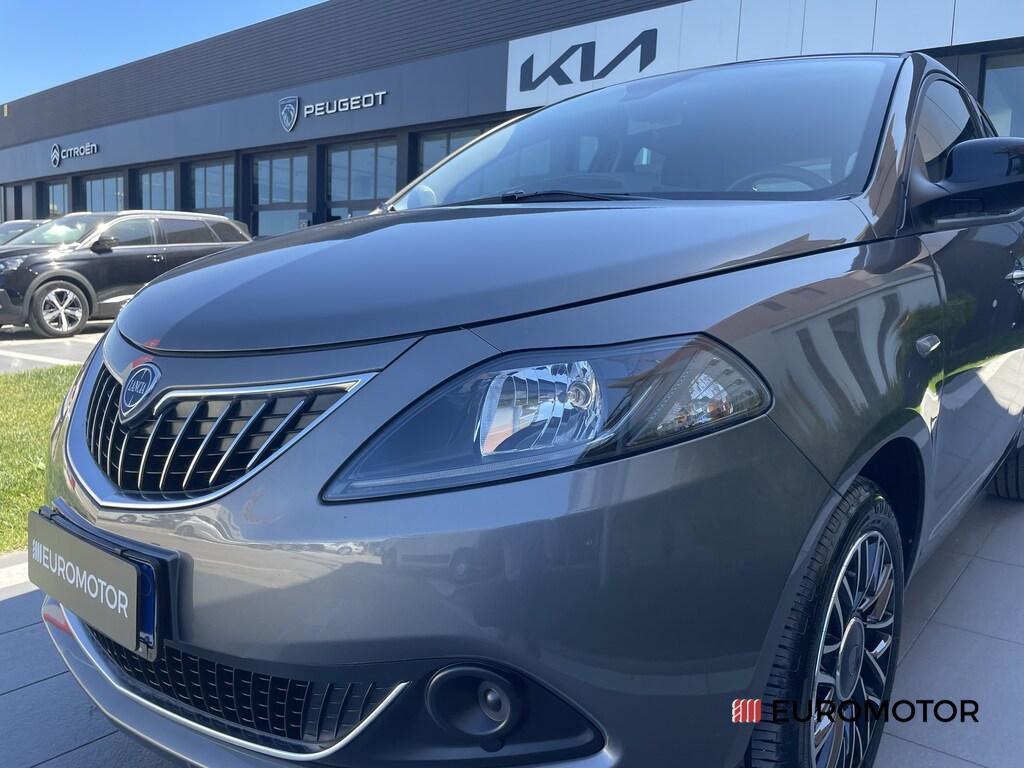 Lancia Ypsilon 1.0 FireFly Hybrid Platino