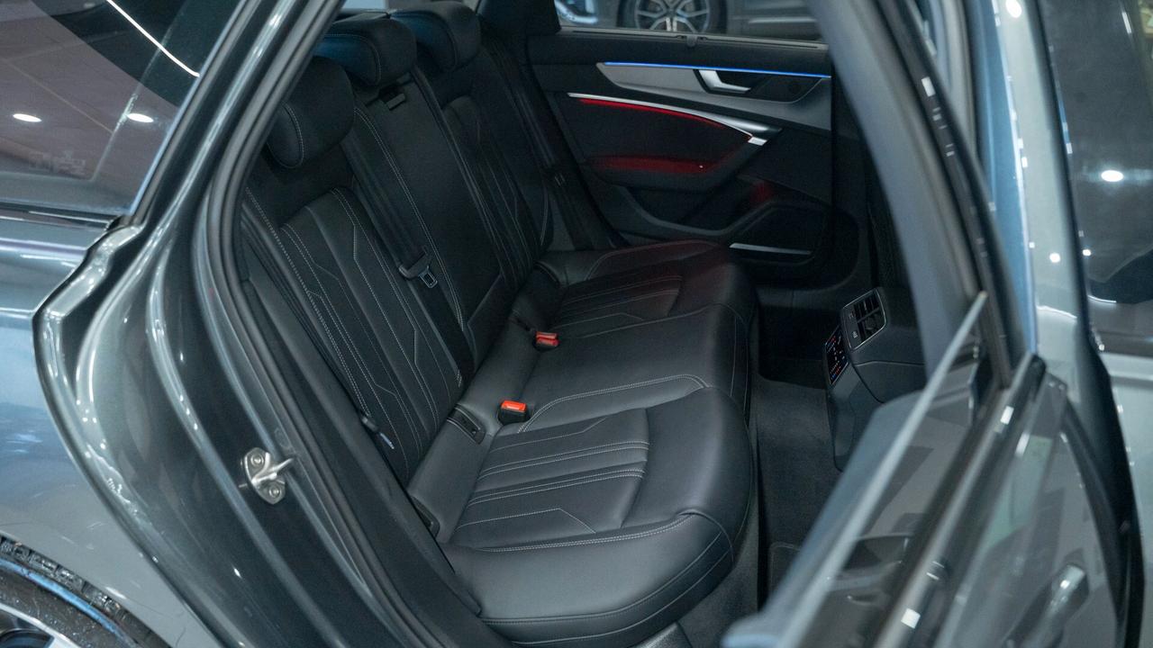 Audi A6 AVANT 40 2.0 TDI 3 X S LINE TRONIC MHEV QUATTRO 19" VIRTUAL CKT BANG & OLUFSEN PACK LUCI M