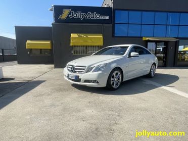 MERCEDES-BENZ E 250 CGI Coupé BlueEFFICIENCY Avantgarde