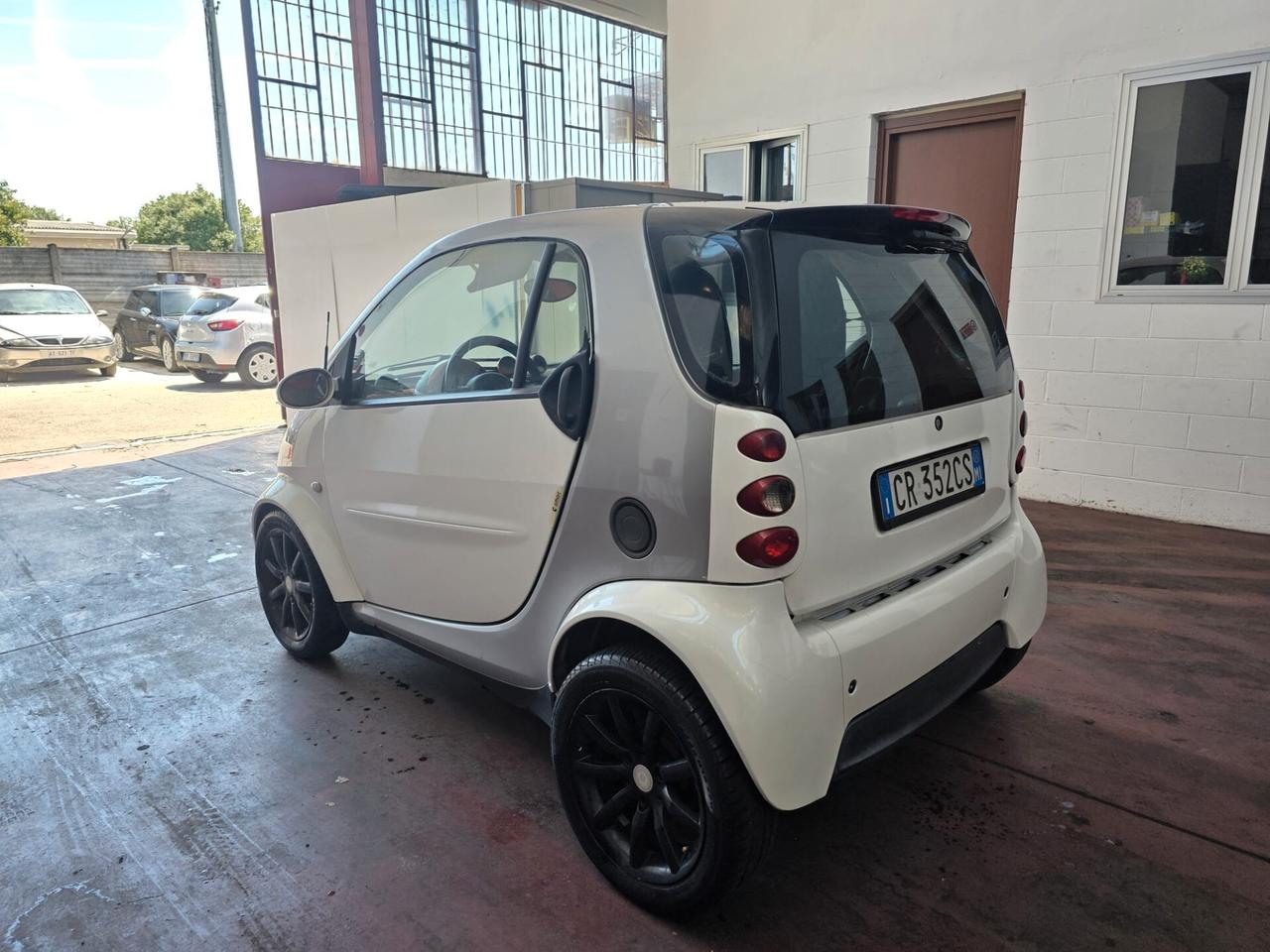 Smart ForTwo 700 coupé pure (45 kW) 73.000 KM