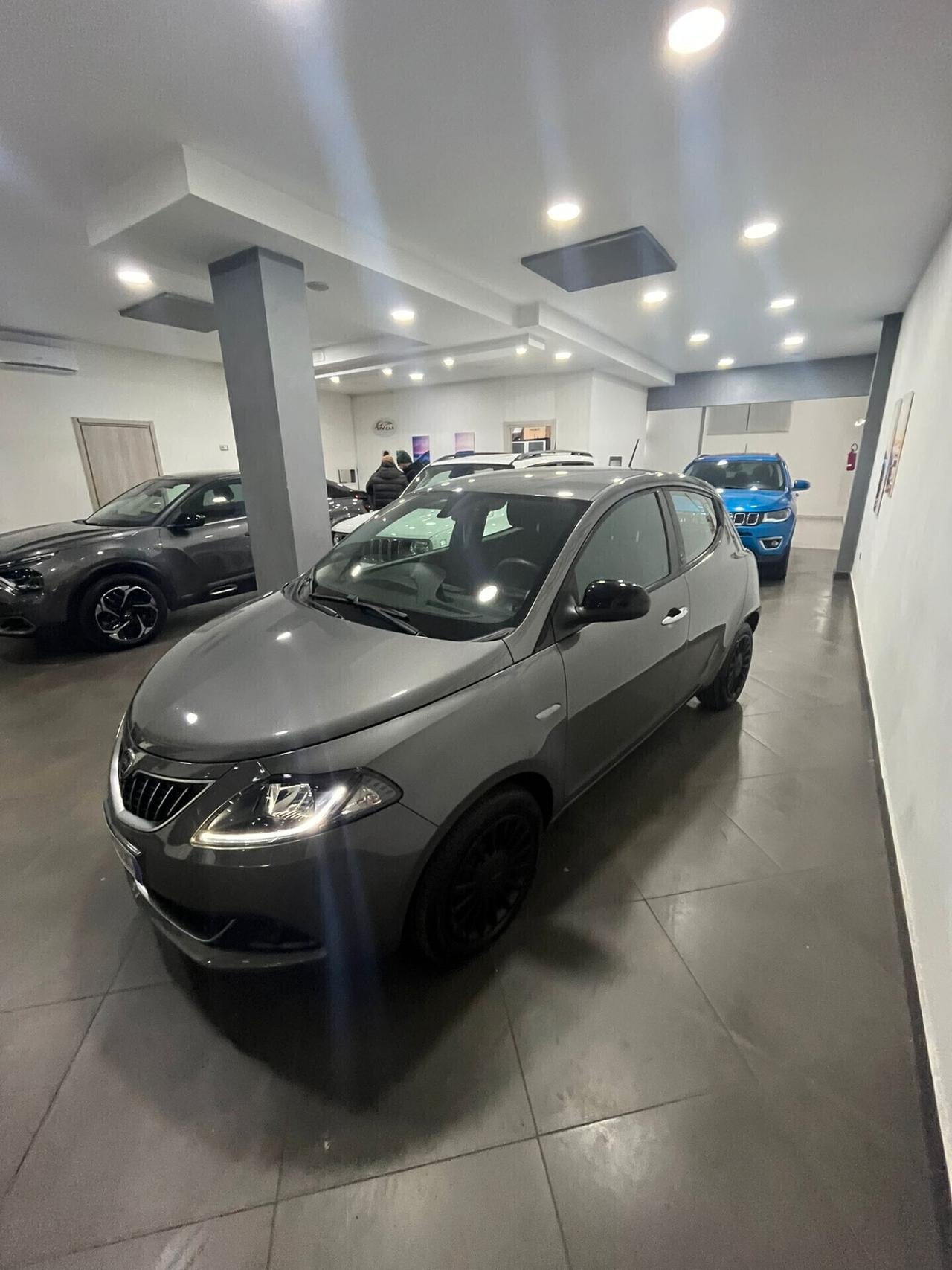 Lancia Ypsilon 1.0 5 porte S&S Benzina Hybrid Ecochic Gold