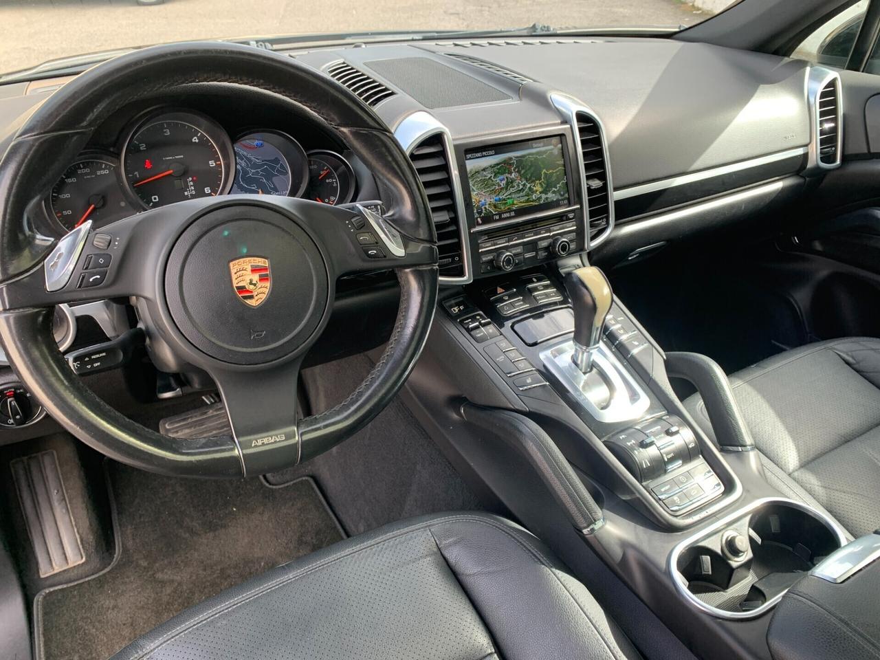 Porsche Cayenne 3.0 Diesel 245 cv Platinum Tetto