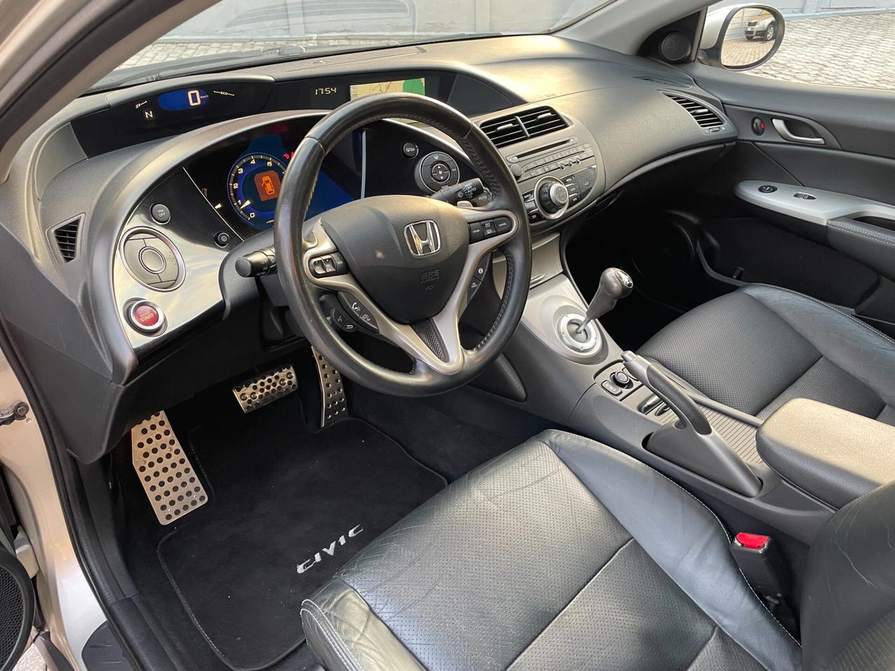 Honda Civic 5p 1.8 i-vtec Exclusive AUTOMATICA NEOPATENTATI