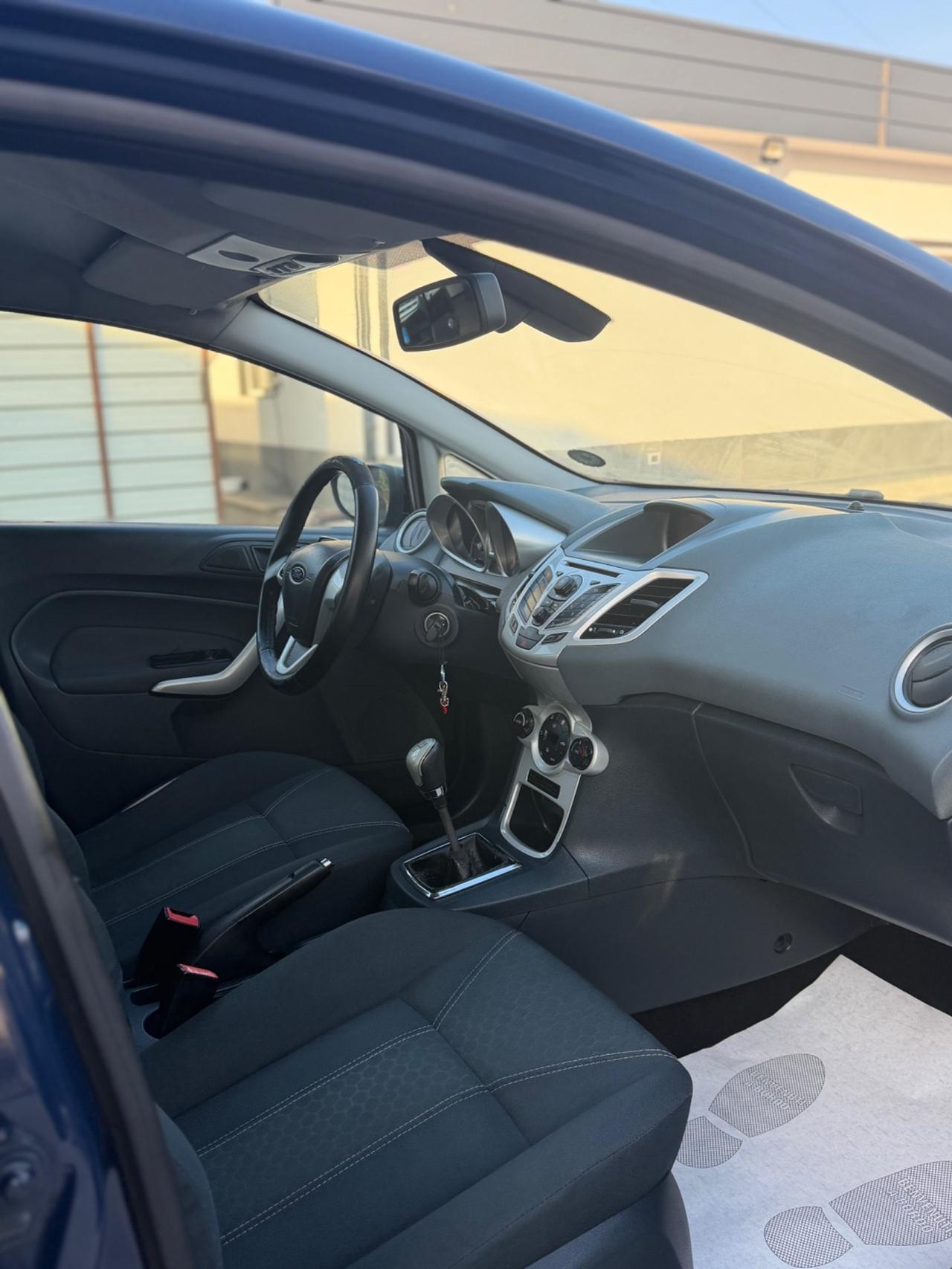 Ford Fiesta 1.6 TDCi 75 CV 5p. Titanium