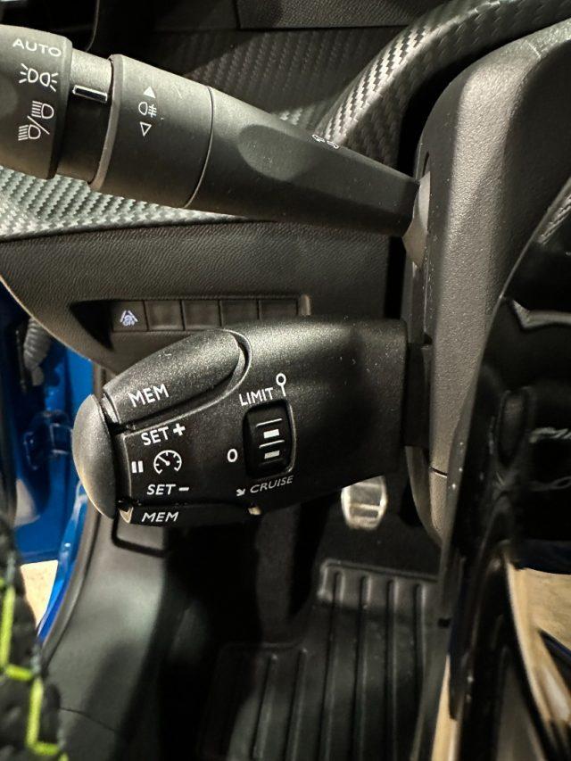 PEUGEOT 208 PureTech 100 GT - LED-17"-Camera-Carplay-Pack Luci