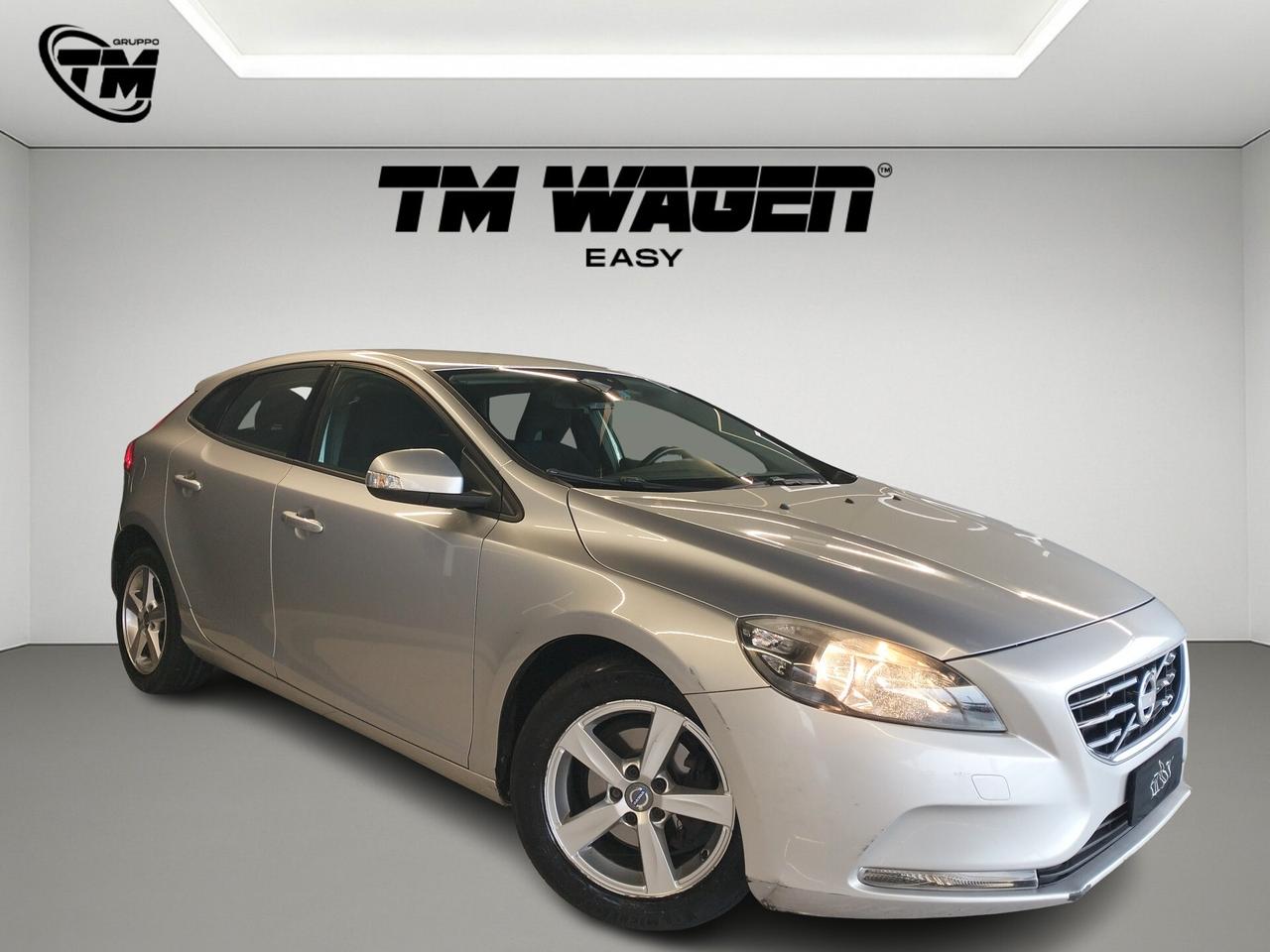 Volvo V40 D2 1.6 Momentum - NEOPATENTATI