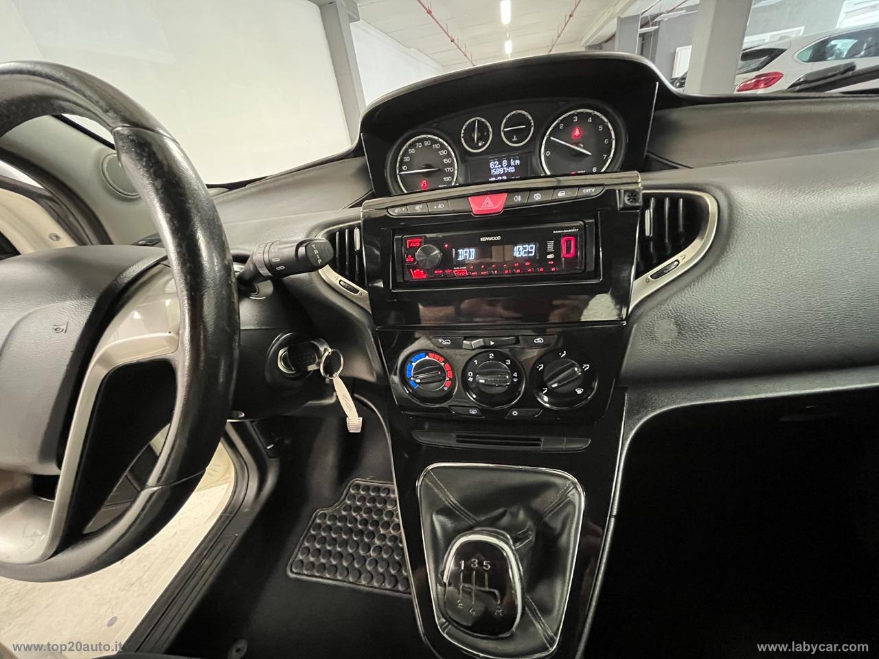 LANCIA Ypsilon 1.2 69 CV 5p. Silver