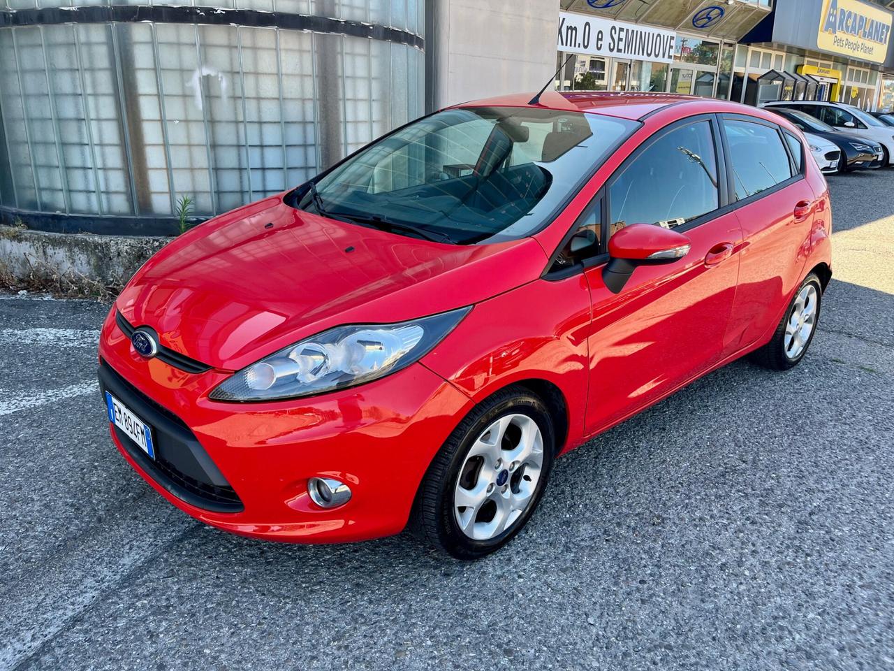 Ford Fiesta 1.4 TDi 70CV 5 porte
