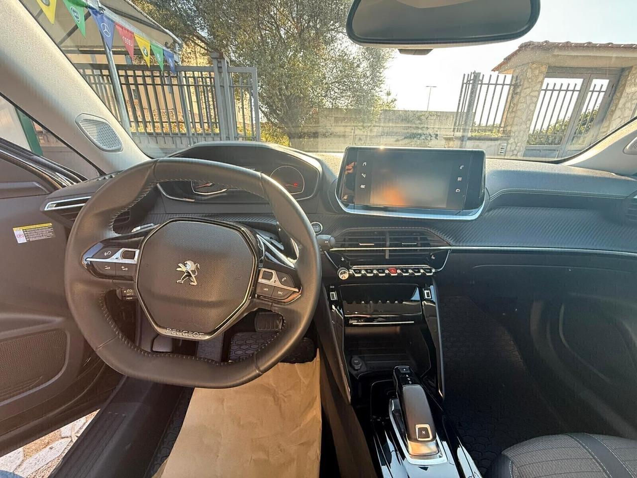 Peugeot 2008 PureTech 155 S&S EAT8 GT