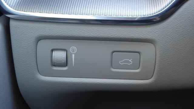 VOLVO XC60 B4 (d) AWD automatico Plus Bright