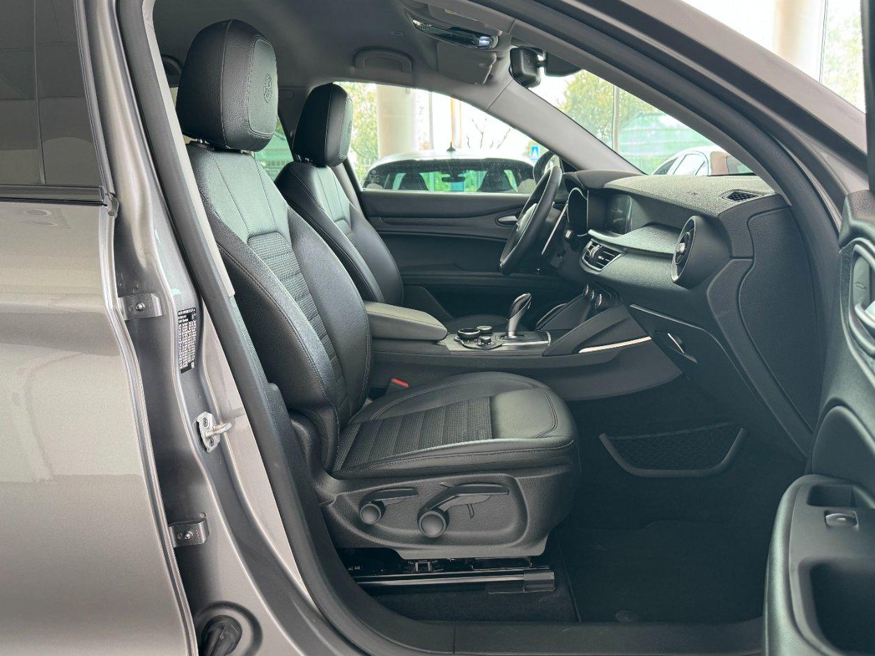 Alfa Romeo Stelvio 2.0 t B-Tech Q4 200cv AT8