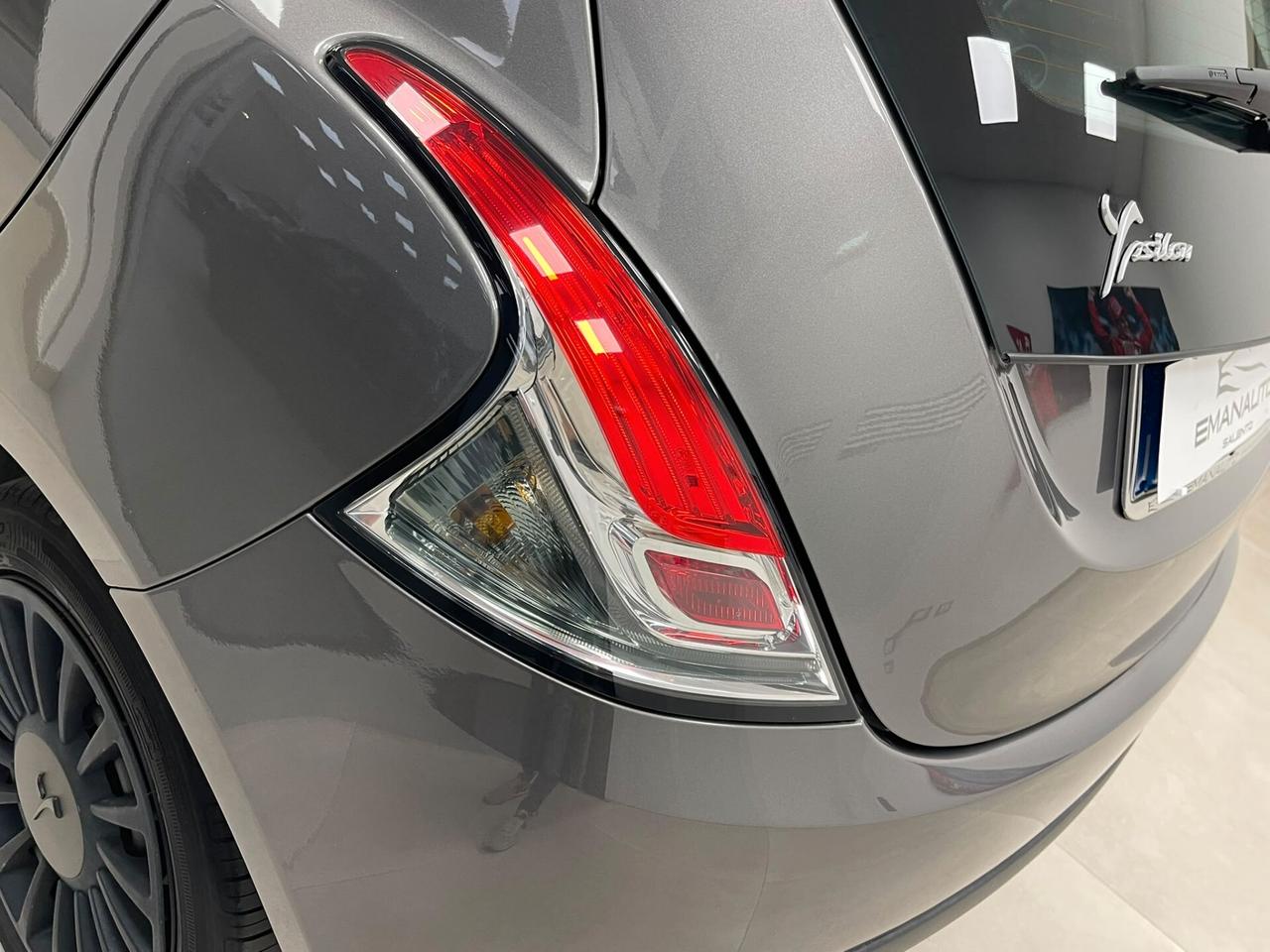 LANCIA YPSILON 1.0 HYBRID 70CV SILVER