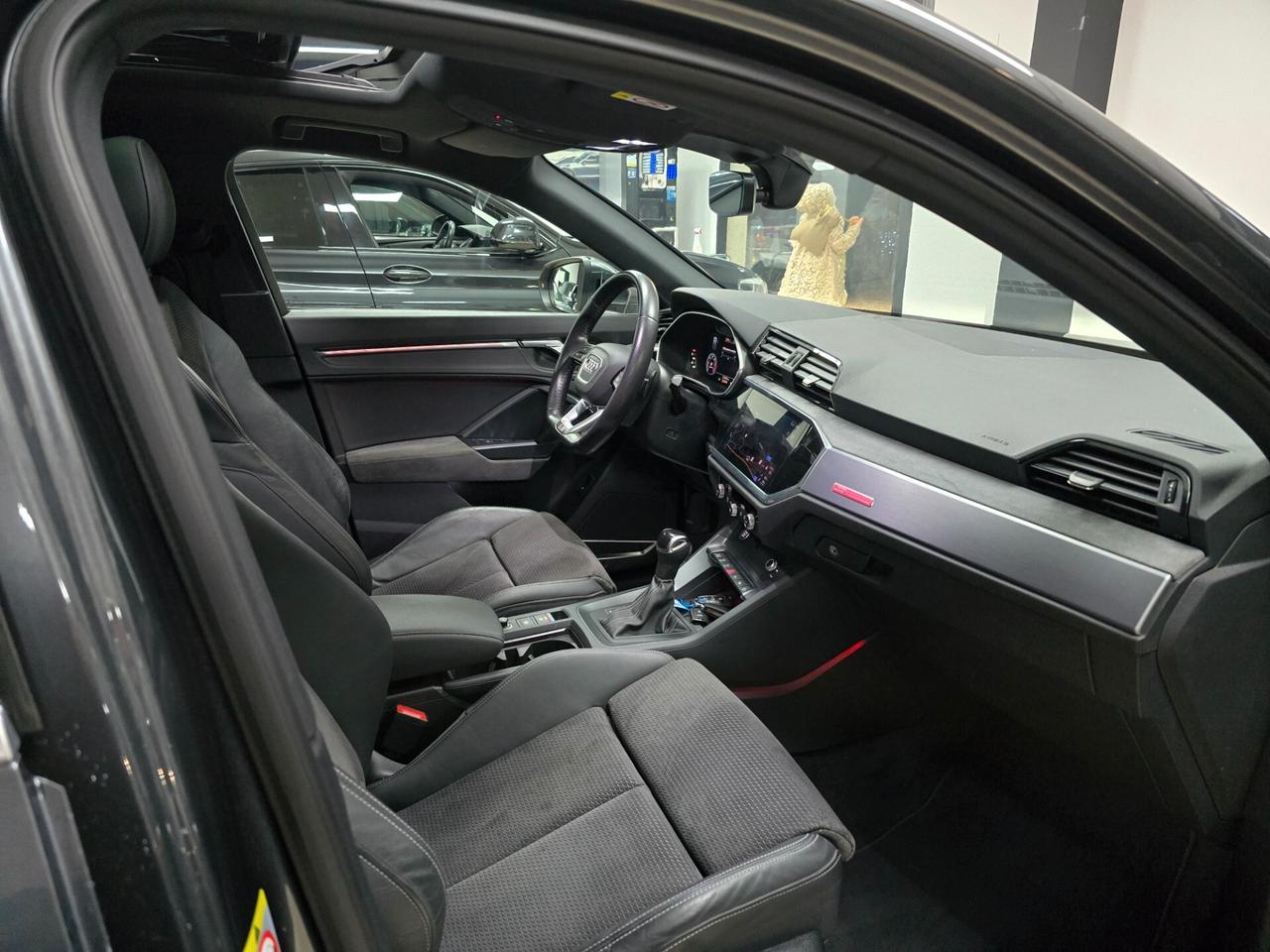 Audi Q3 35 TDI S tronic line (Extra full)