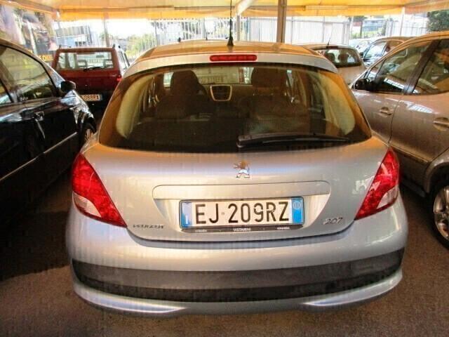 Peugeot 207 1.4 HDi 70CV 5p. Allure