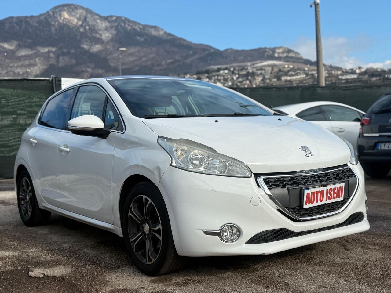 Peugeot 208 1.2 VTi NEOPATENTATI OK SOLO 130.000 KM