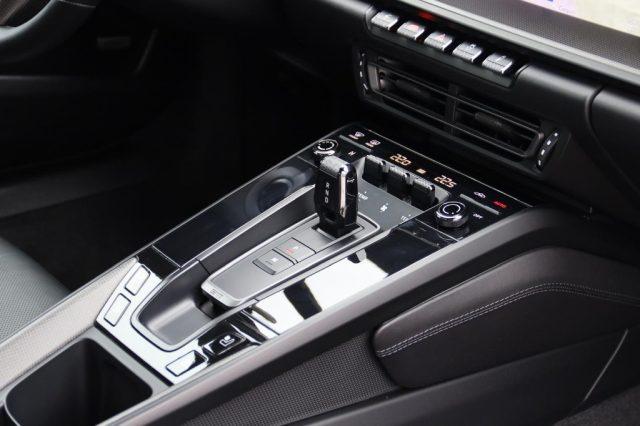 PORSCHE 911 992 Carrera 4 GTS Orange Lava