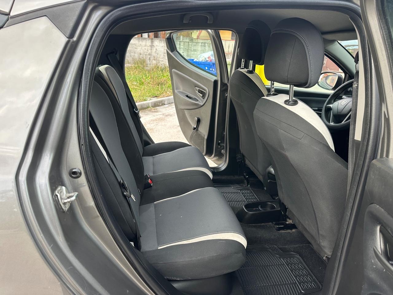 Lancia Ypsilon 1.2 69 CV 5 porte Gold