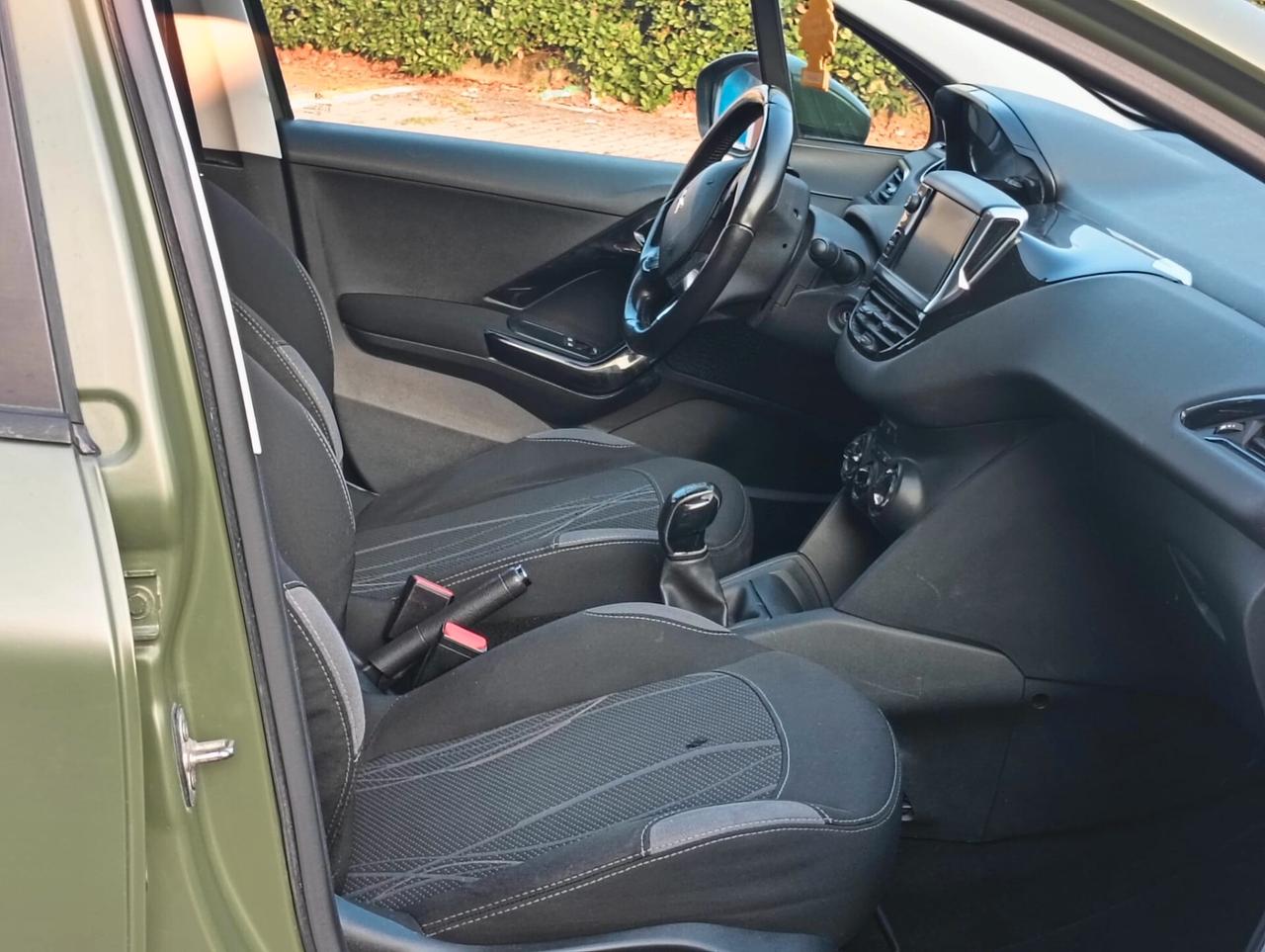 Peugeot 208 1.4 HDi 68 CV 5 porte Allure..CELL 320 147 1147 WUATSAPP 3276540940