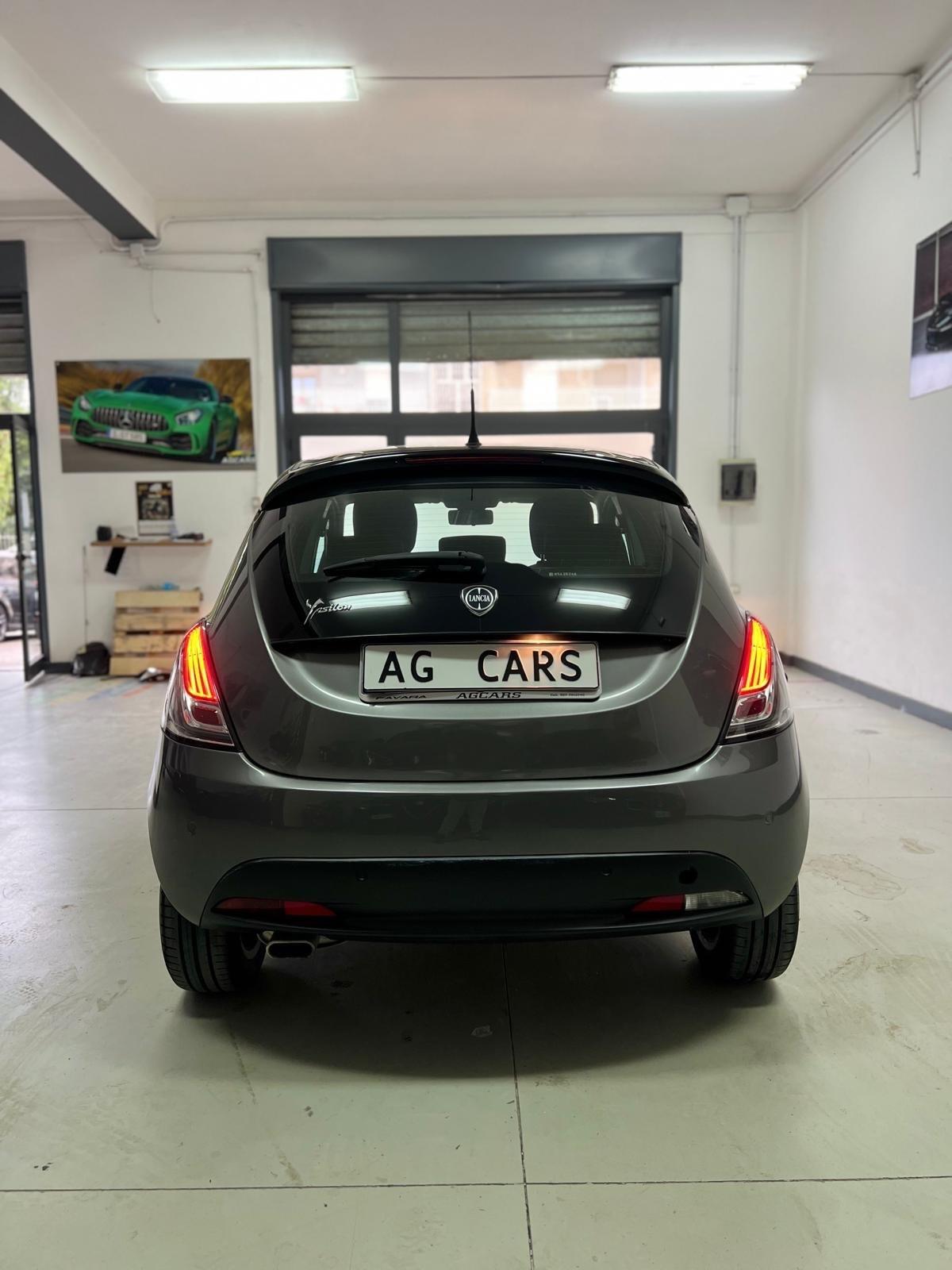 Lancia Ypsilon 1.2 69 CV 5 porte S&S Platinum