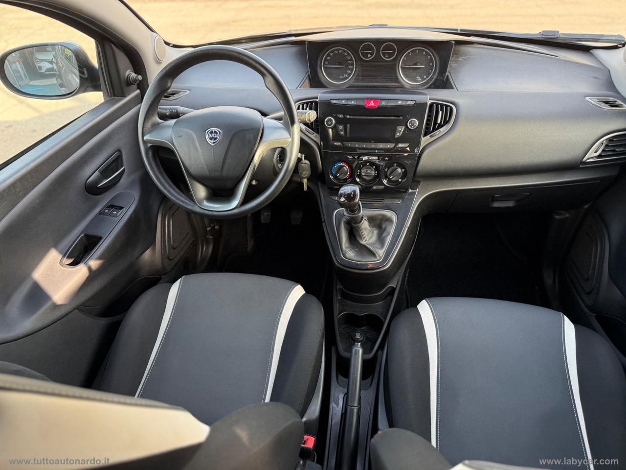 LANCIA Ypsilon 1.2 69 CV 5p. Platinum