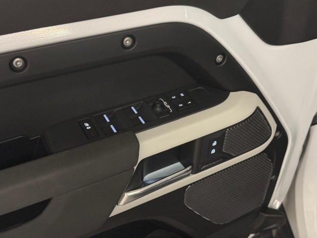 LAND ROVER Defender 110 3.0D I6 200 CV AWD Auto X-Dynamic SE