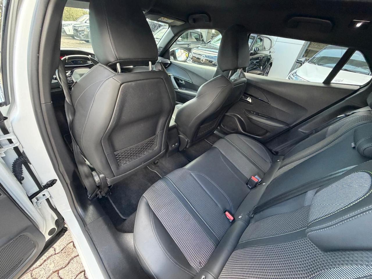 Peugeot 2008 BlueHDi 130 S&S EAT8 GT