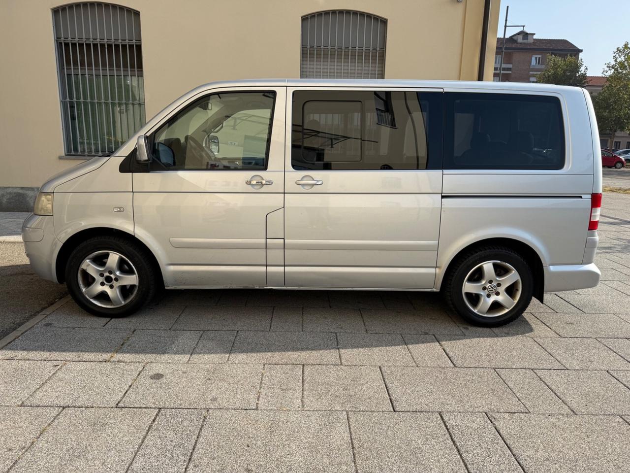 Volkswagen Multivan 2.5 TDI/174CV 4motion Highline