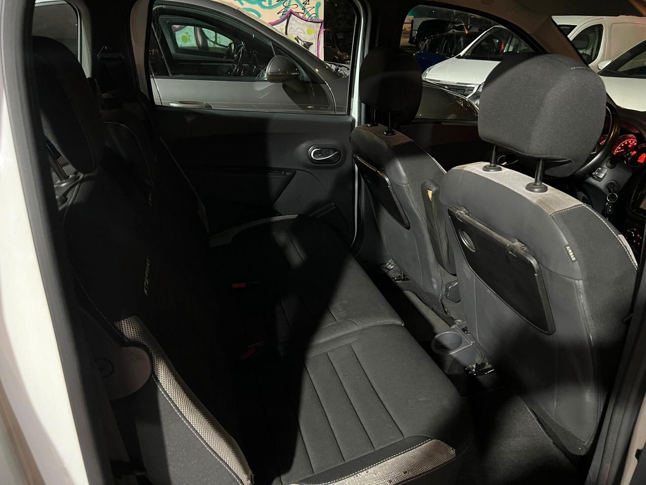 Dacia Lodgy Stepway 1.5 Blue dCi 8V 115CV 7 posti