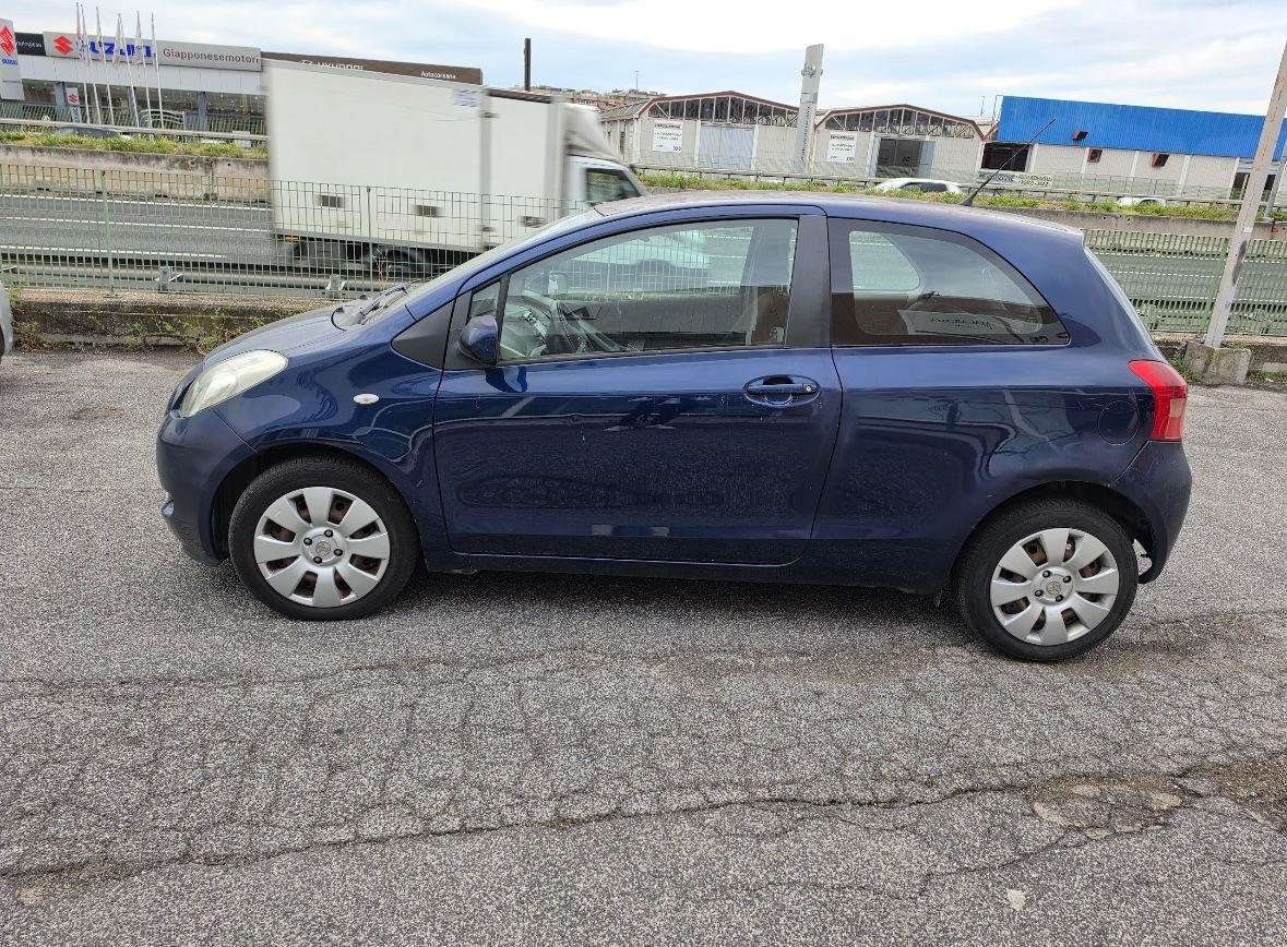 Toyota Yaris 1.0 3 porte Sol