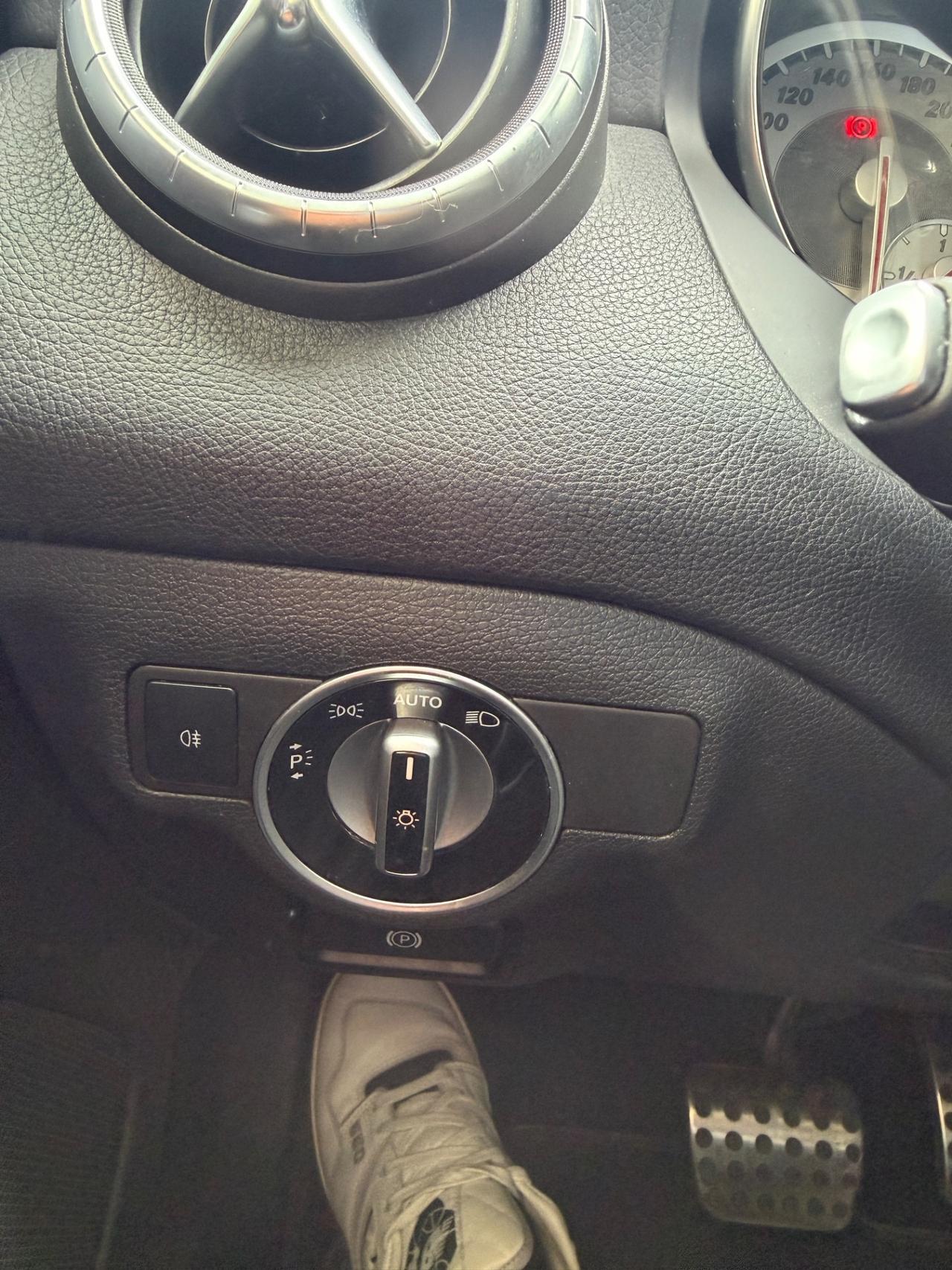 Mercedes-benz CLA 200 d Automatic Premium