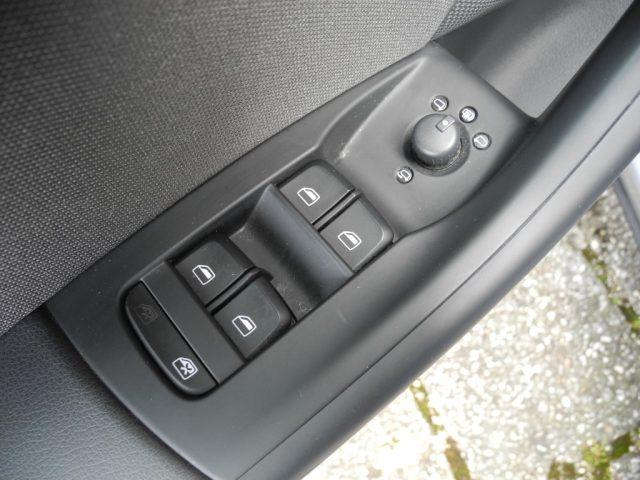 AUDI Q3 2.0 TDI 120cv 6M - NAVI -Ok NEOPATEN.- DA VETRINA