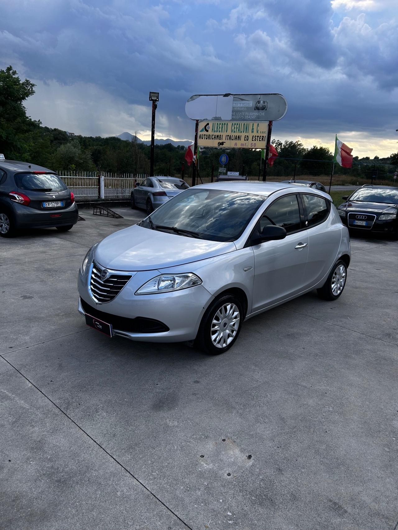 Lancia Ypsilon 1.2 69 CV 5 porte GPL Ecochic Silver