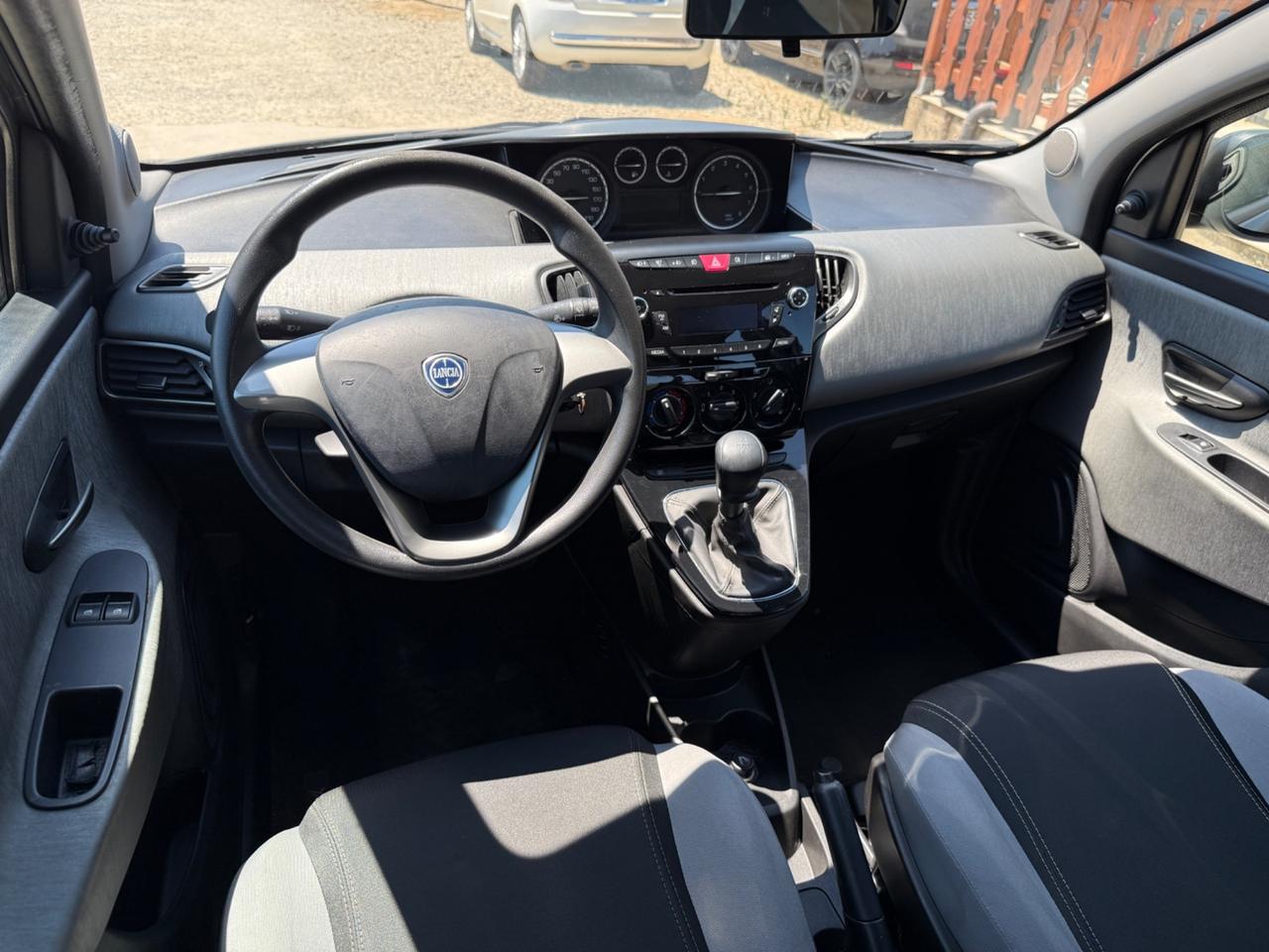 Lancia Ypsilon 1.2 69 CV 5 porte Gold