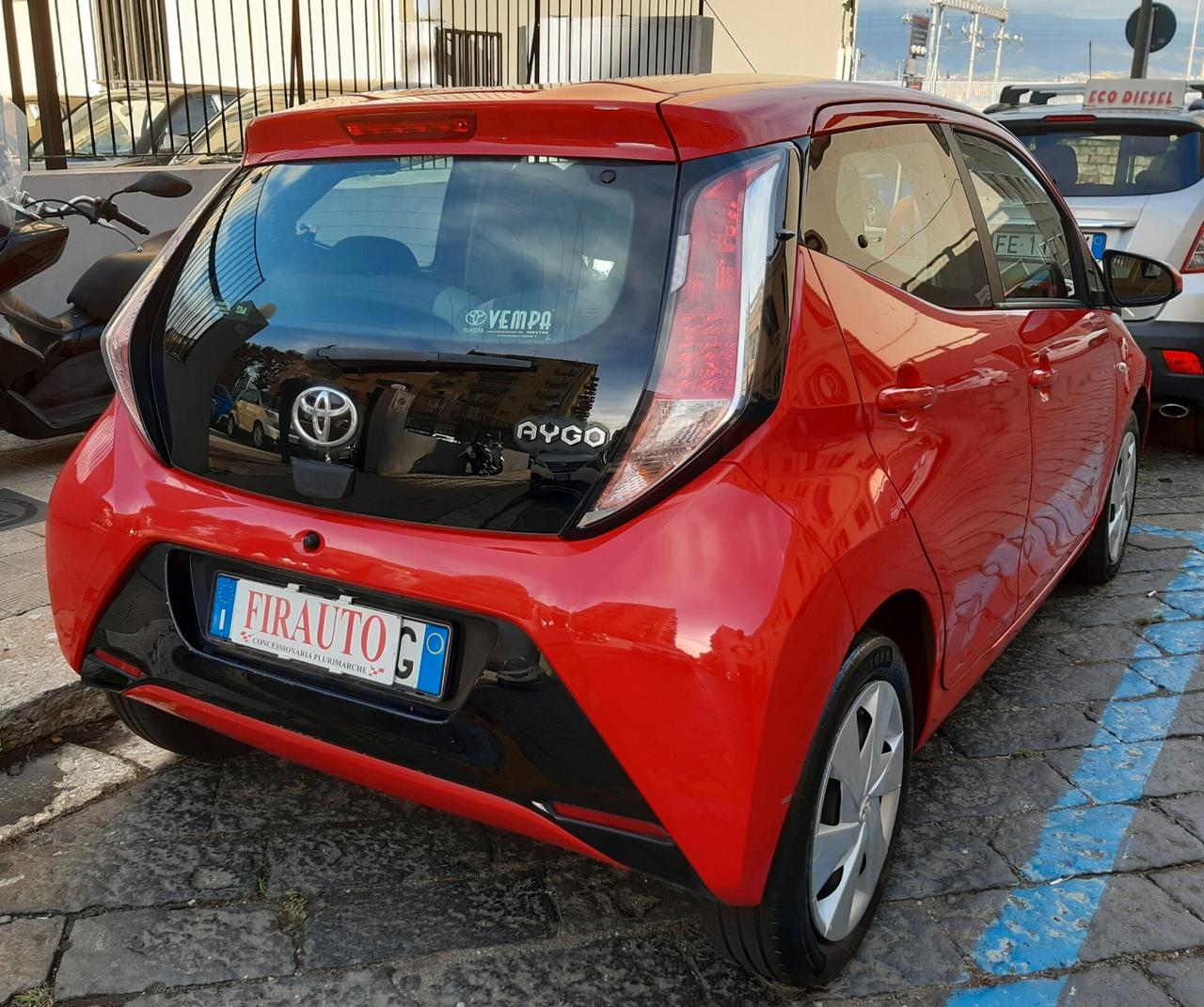 Toyota Aygo 1.0 VVT-i 69 CV 5 porte x-play