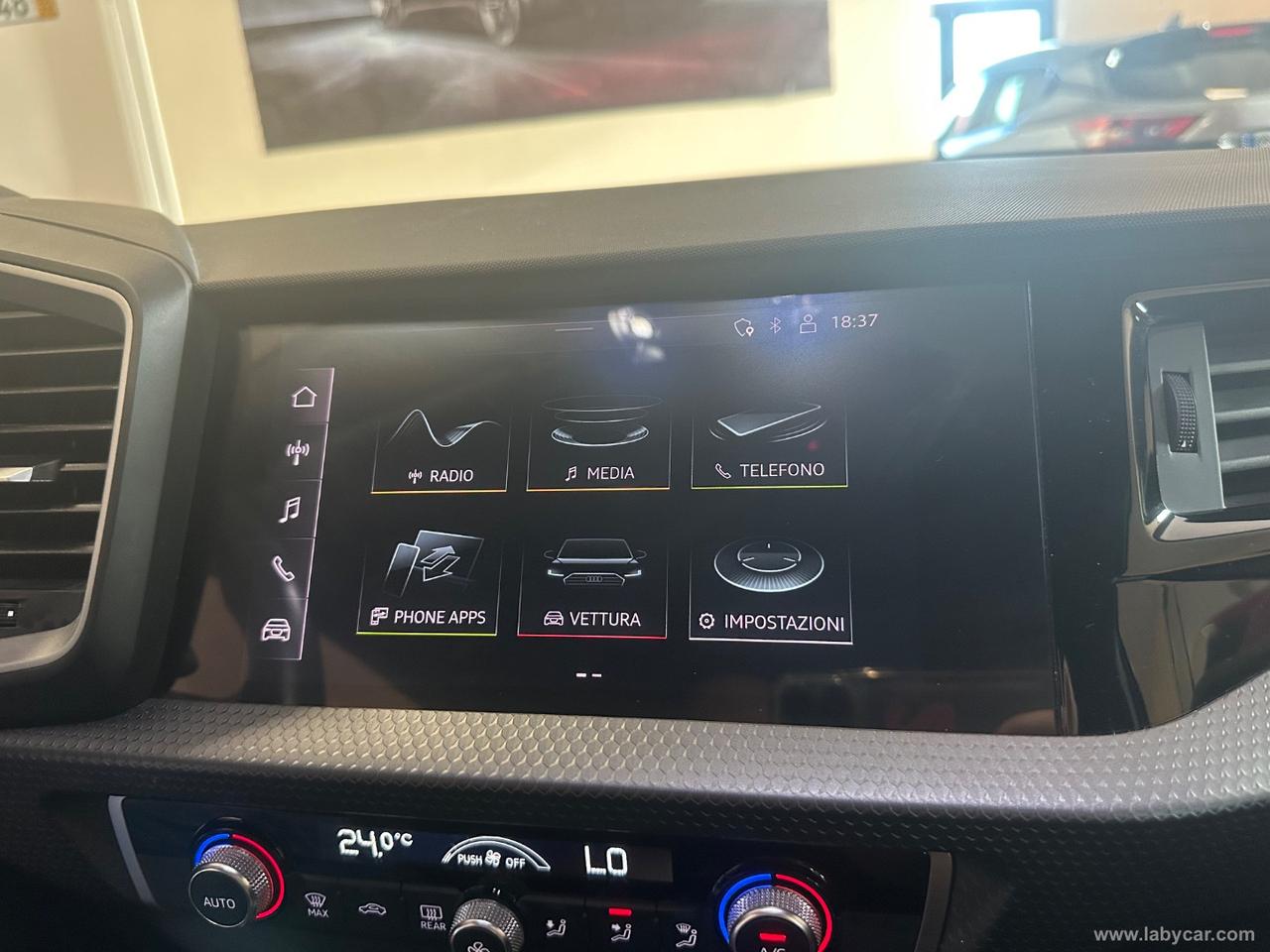 AUDI A1 citycarver 30 TFSI S tr. Id. Contrast