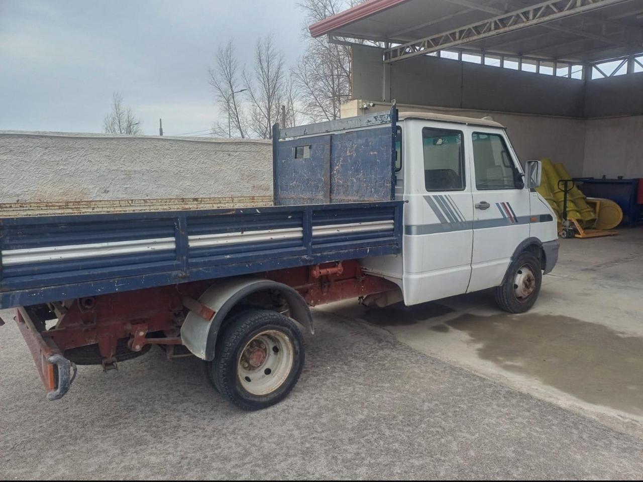 Iveco Daily 35.12 2.5 TDI PL Cabinato Classic