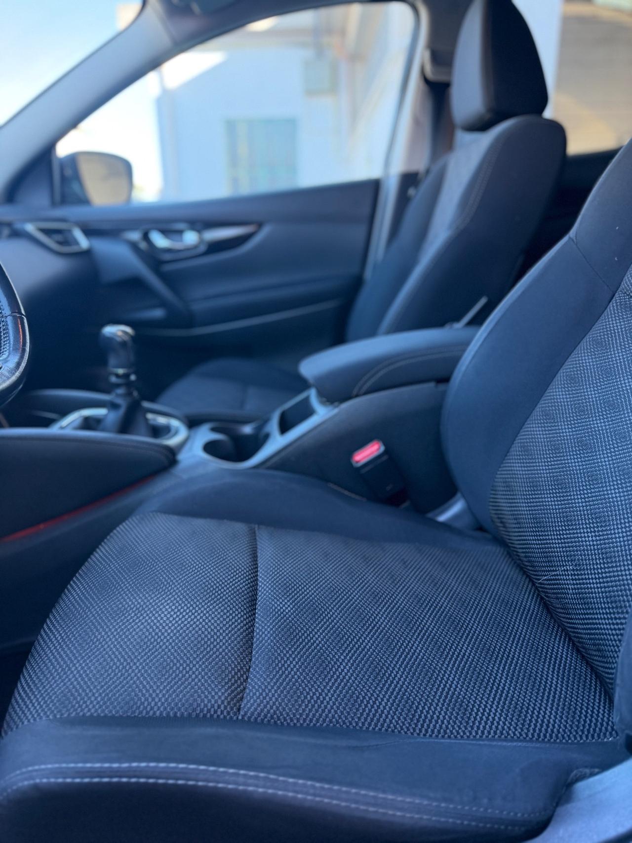 Nissan Qashqai 1.6 dCi 4WD Black Edition