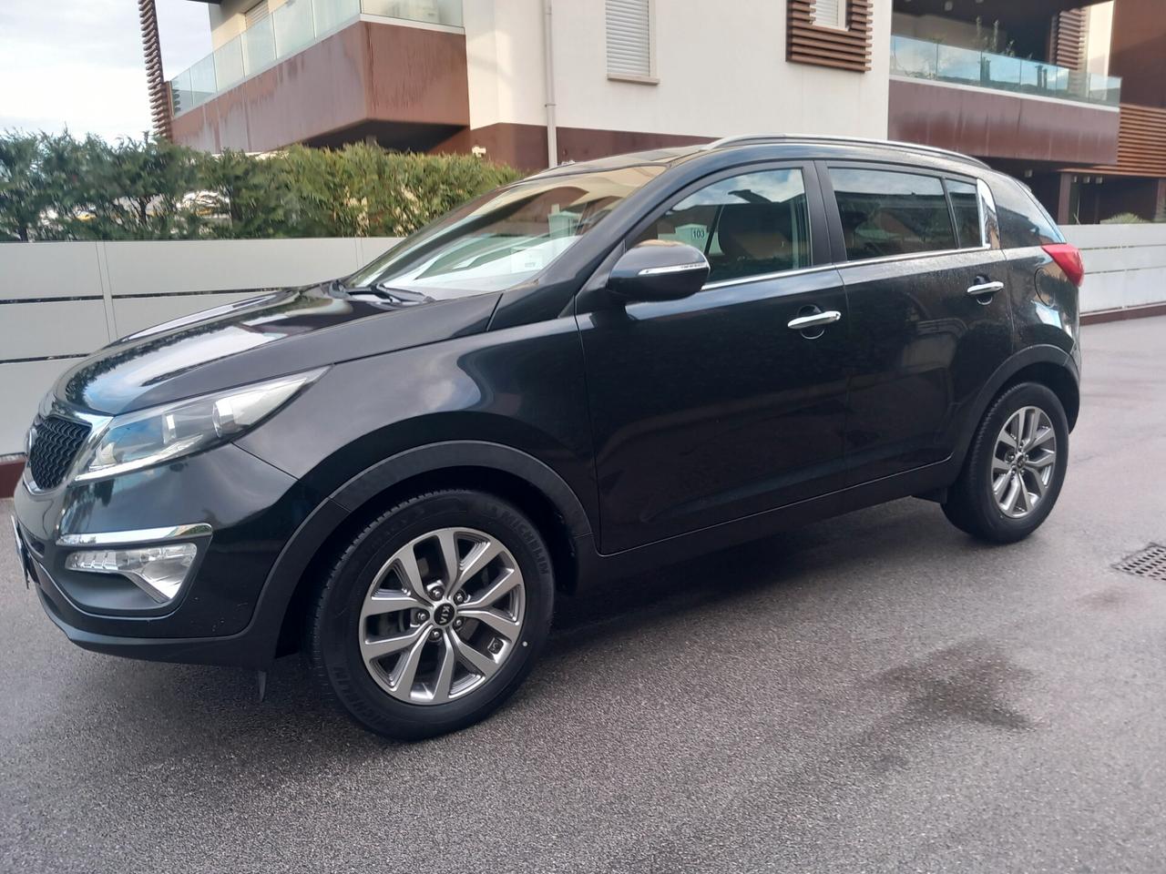 Kia Sportage 1.7 CRDI VGT 2WD high tech tua a € 199 mese