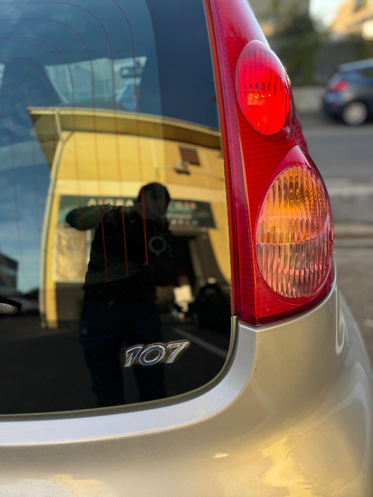 Peugeot 107 1.0 68CV 3p. Sweet Years 2Tronic