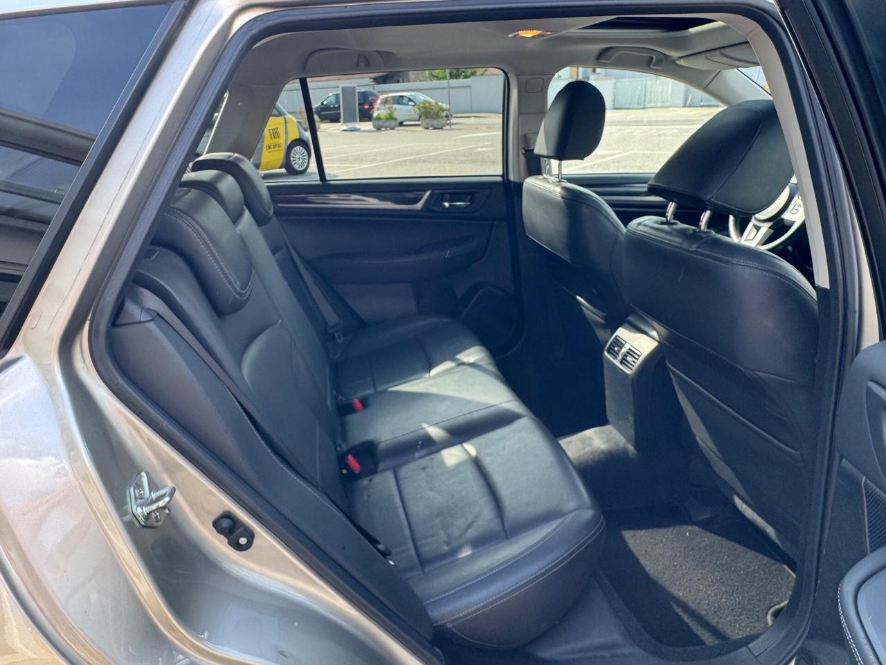 Subaru OUTBACK 2.0D Lineartronic Exclusive