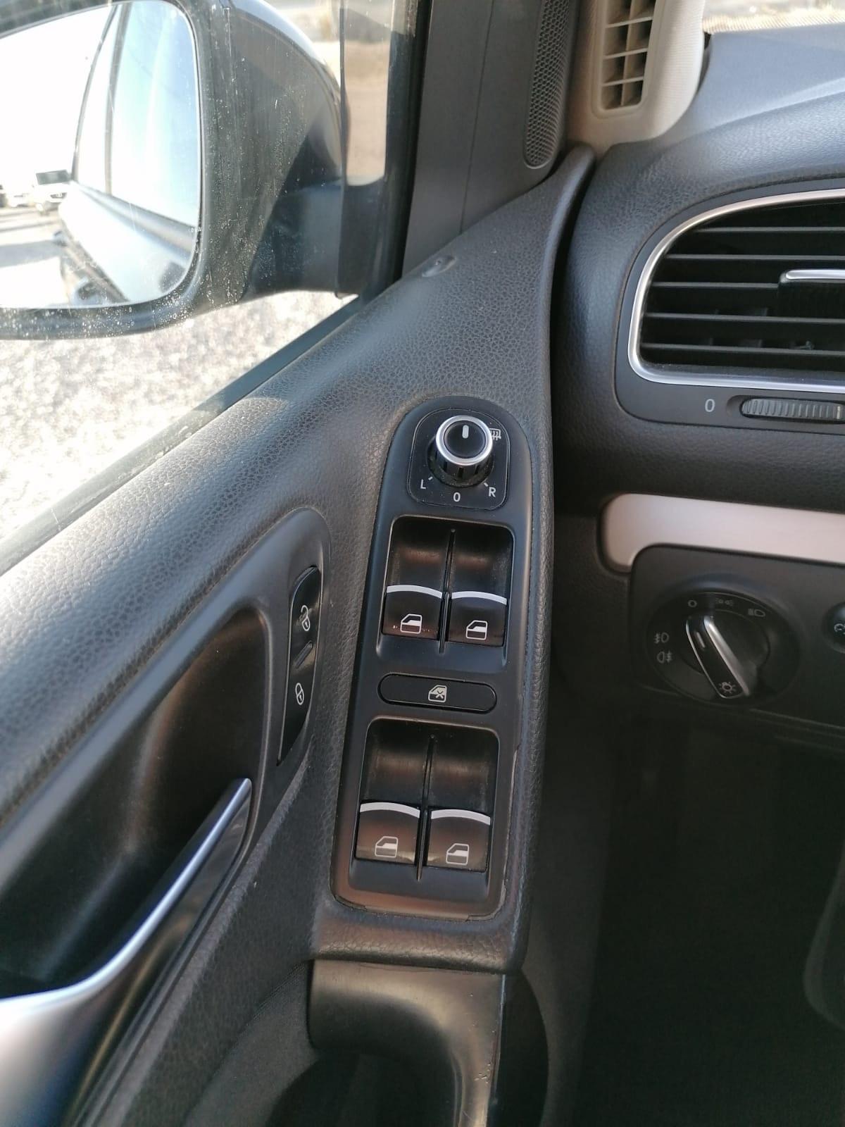 Volkswagen Golf 1.6 TDI DPF 3p. Highline