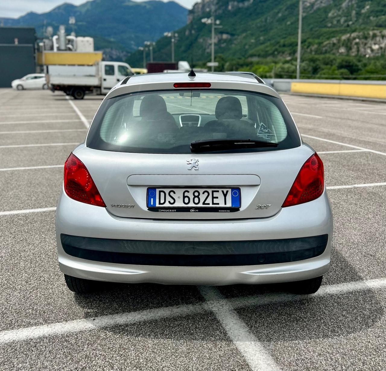 Peugeot 207 1.4 VTi 95CV 5p. Active XS Neopatentati
